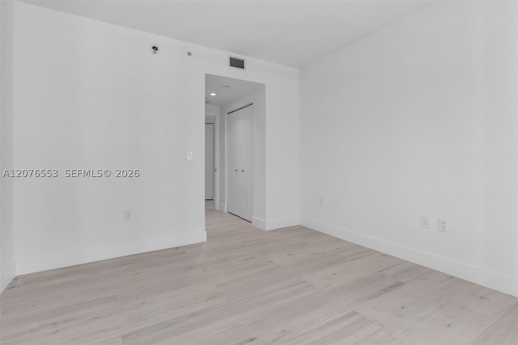 45 SW 9th St #1706 Miami, FL 33130
