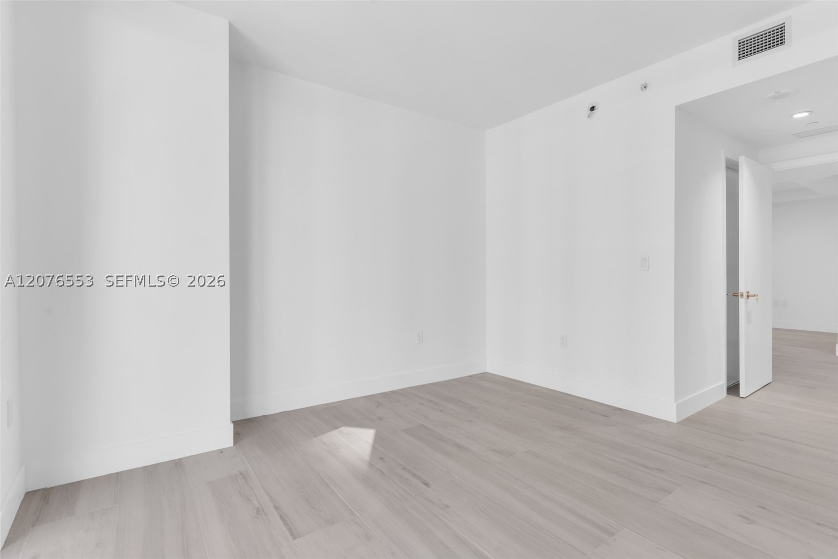 45 SW 9th St #1706 Miami, FL 33130