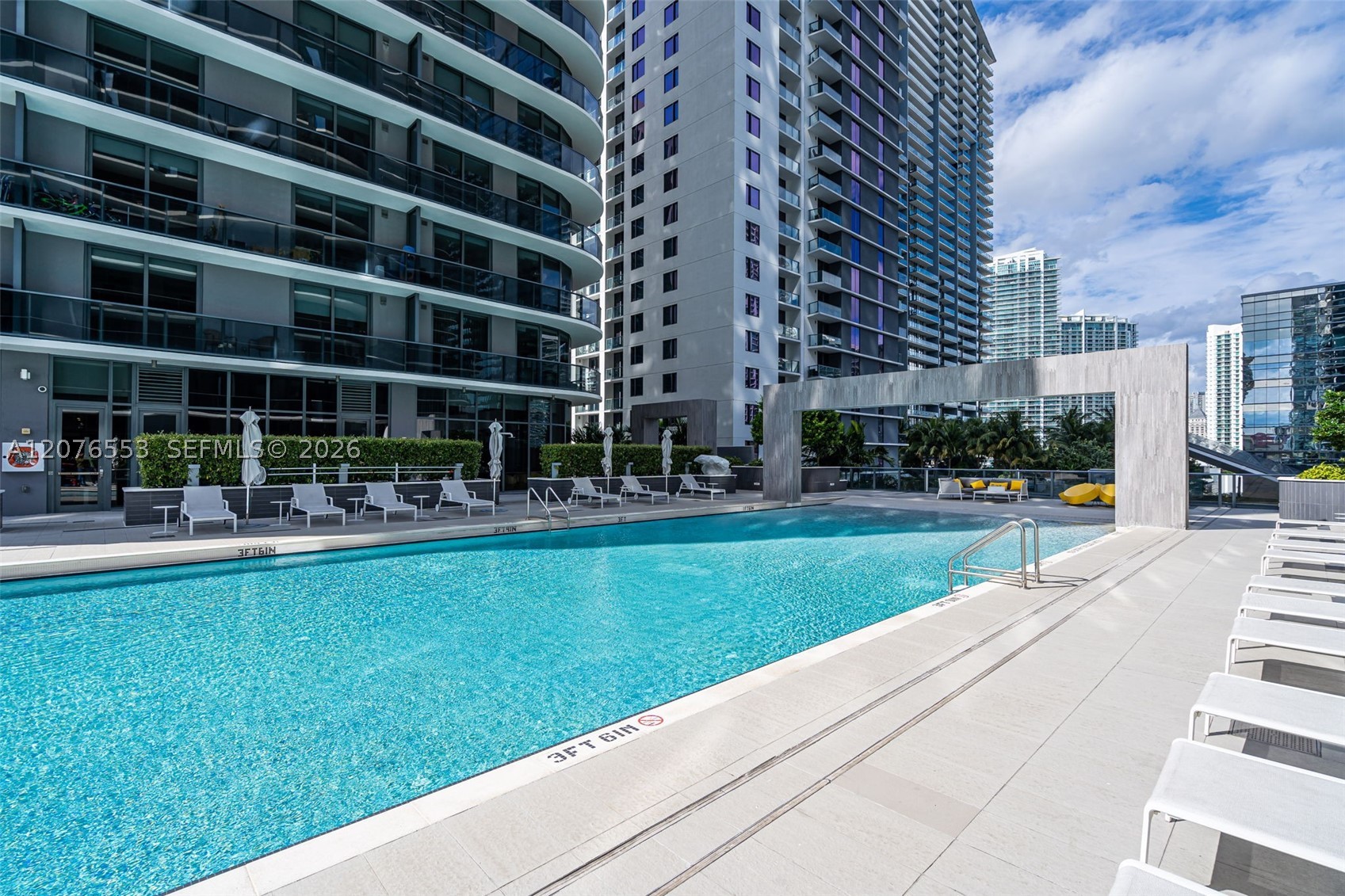 45 SW 9th St #1706 Miami, FL 33130