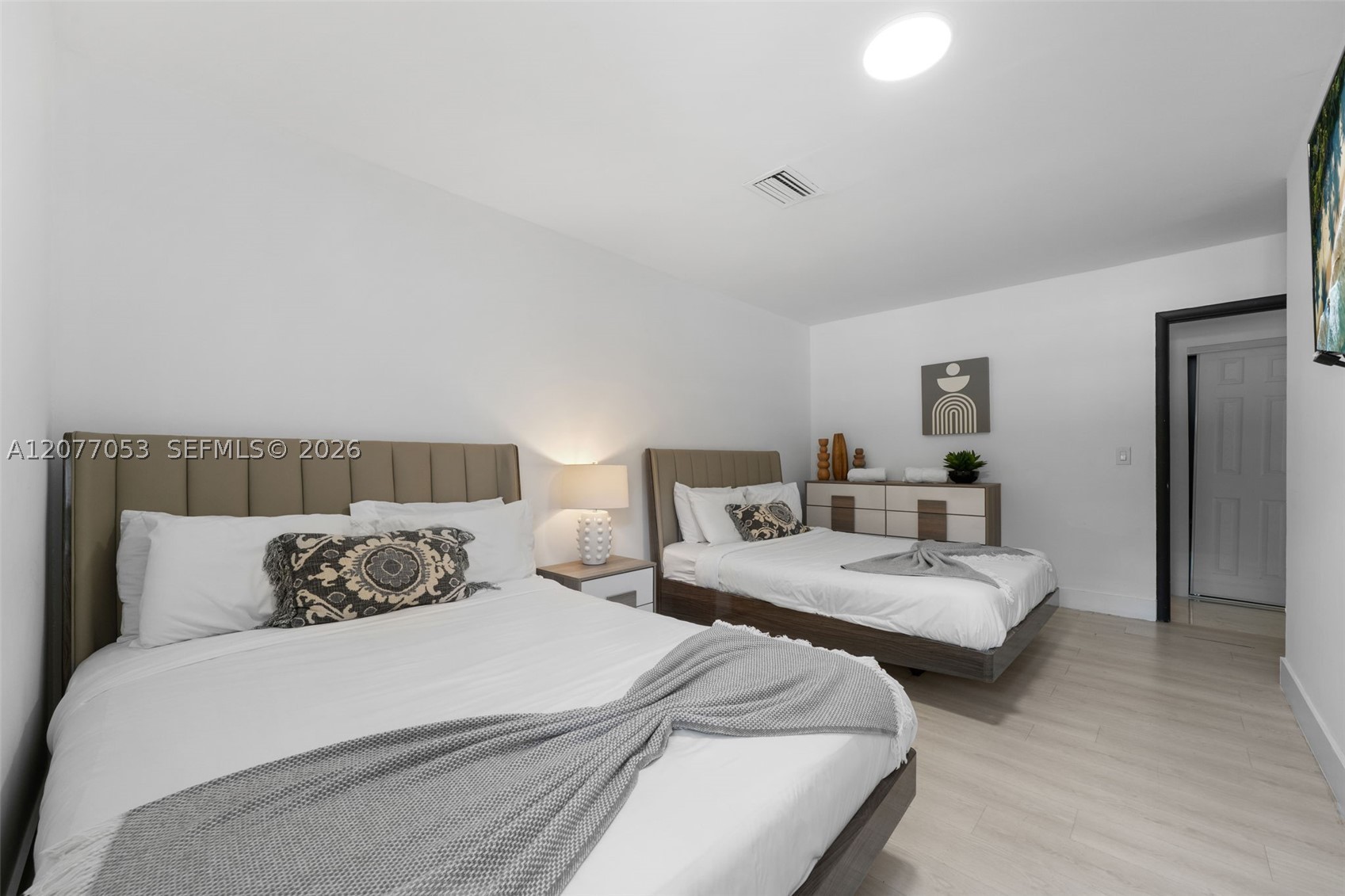 1308 Seabreeze Blvd Fort Lauderdale, FL 33316
