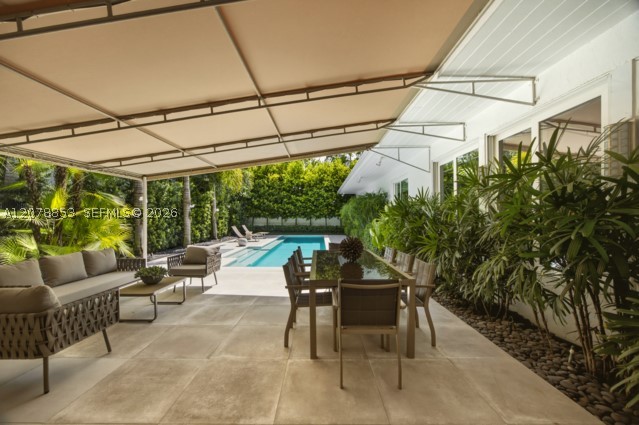 205 S Shore Dr S Miami, FL 33133