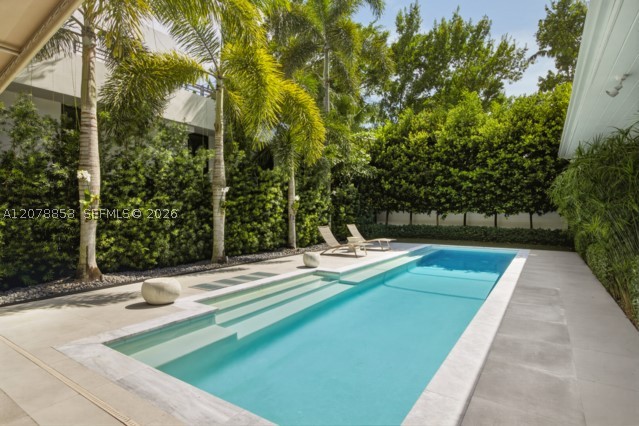 205 S Shore Dr S Miami, FL 33133
