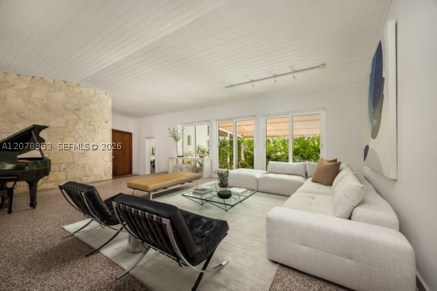 205 S Shore Dr S Miami, FL 33133