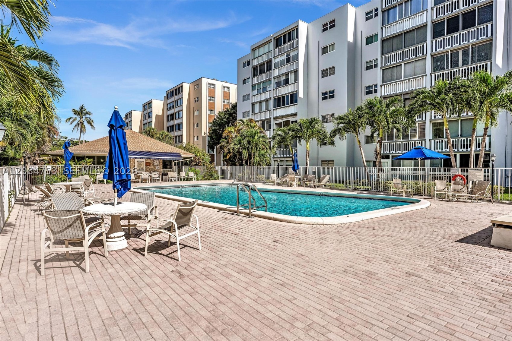 610 NE 12th Ave #206