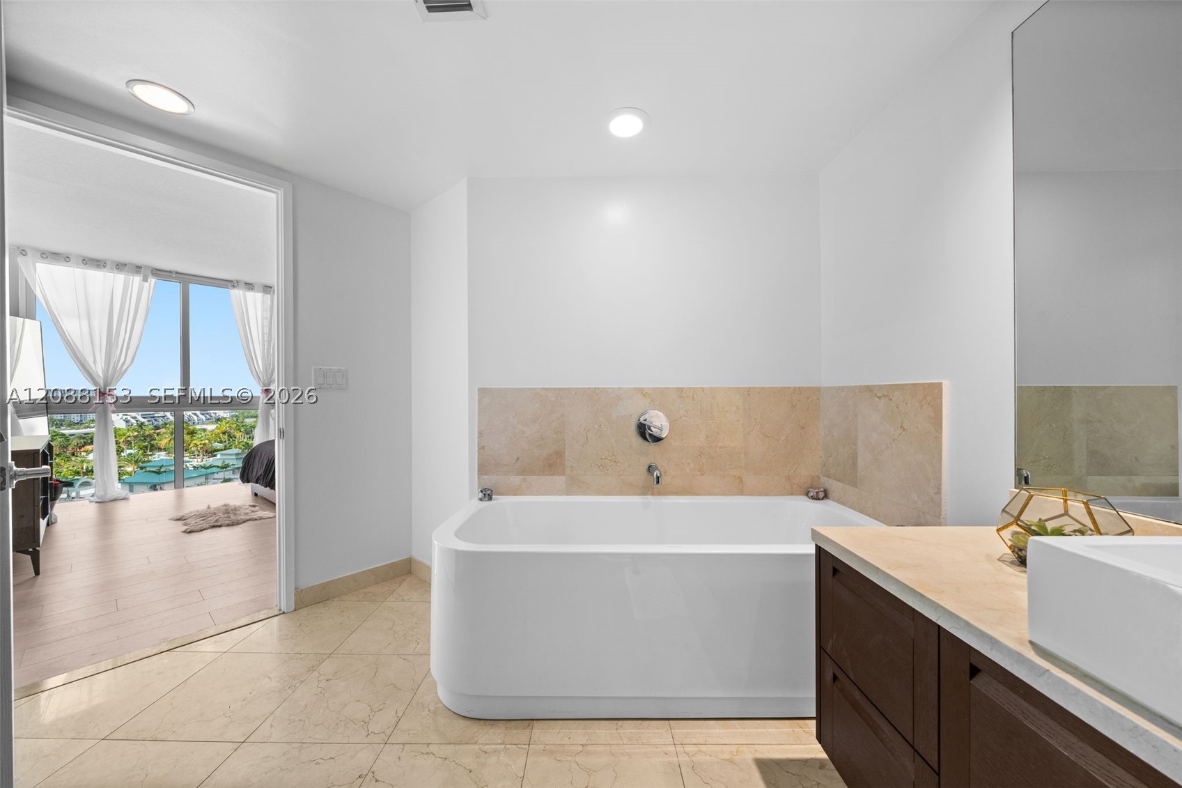 image St Tropez Sunny Isles18