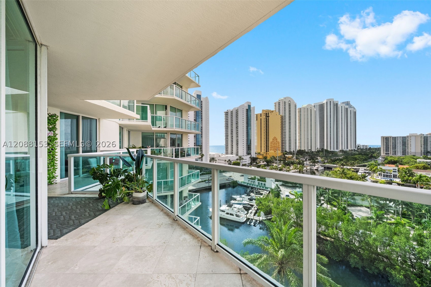 image St Tropez Sunny Isles30
