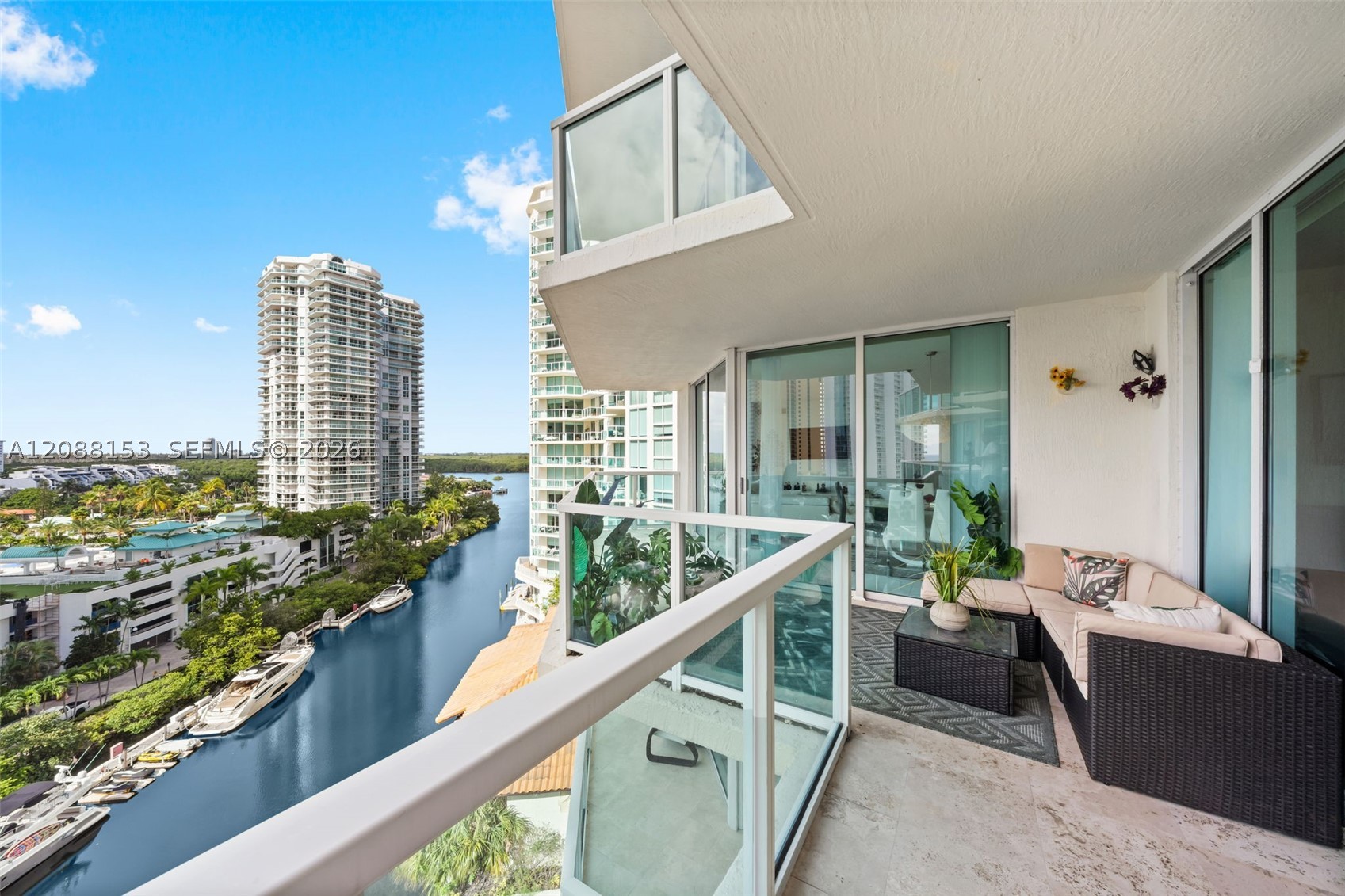 image St Tropez Sunny Isles34