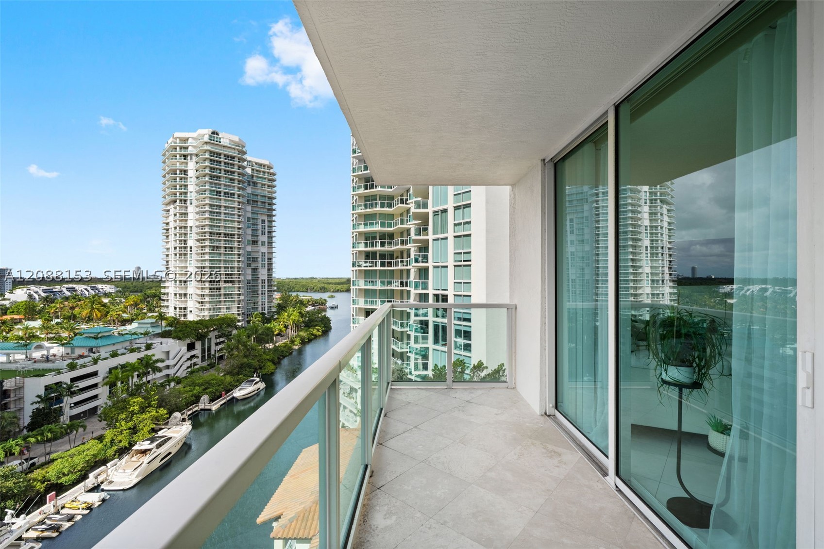 image St Tropez Sunny Isles36