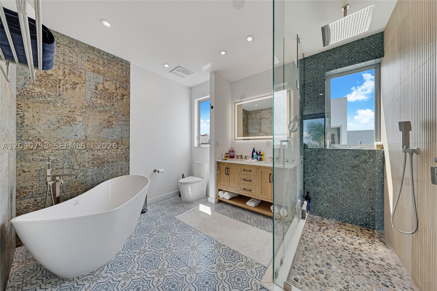 187/4 N Shore Dr #4 Miami Beach, FL 33141