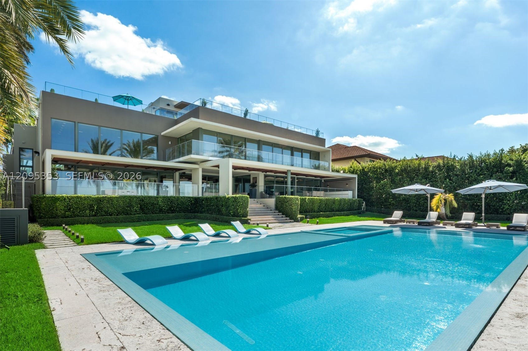 360 Harbor Dr Key Biscayne, FL 33149