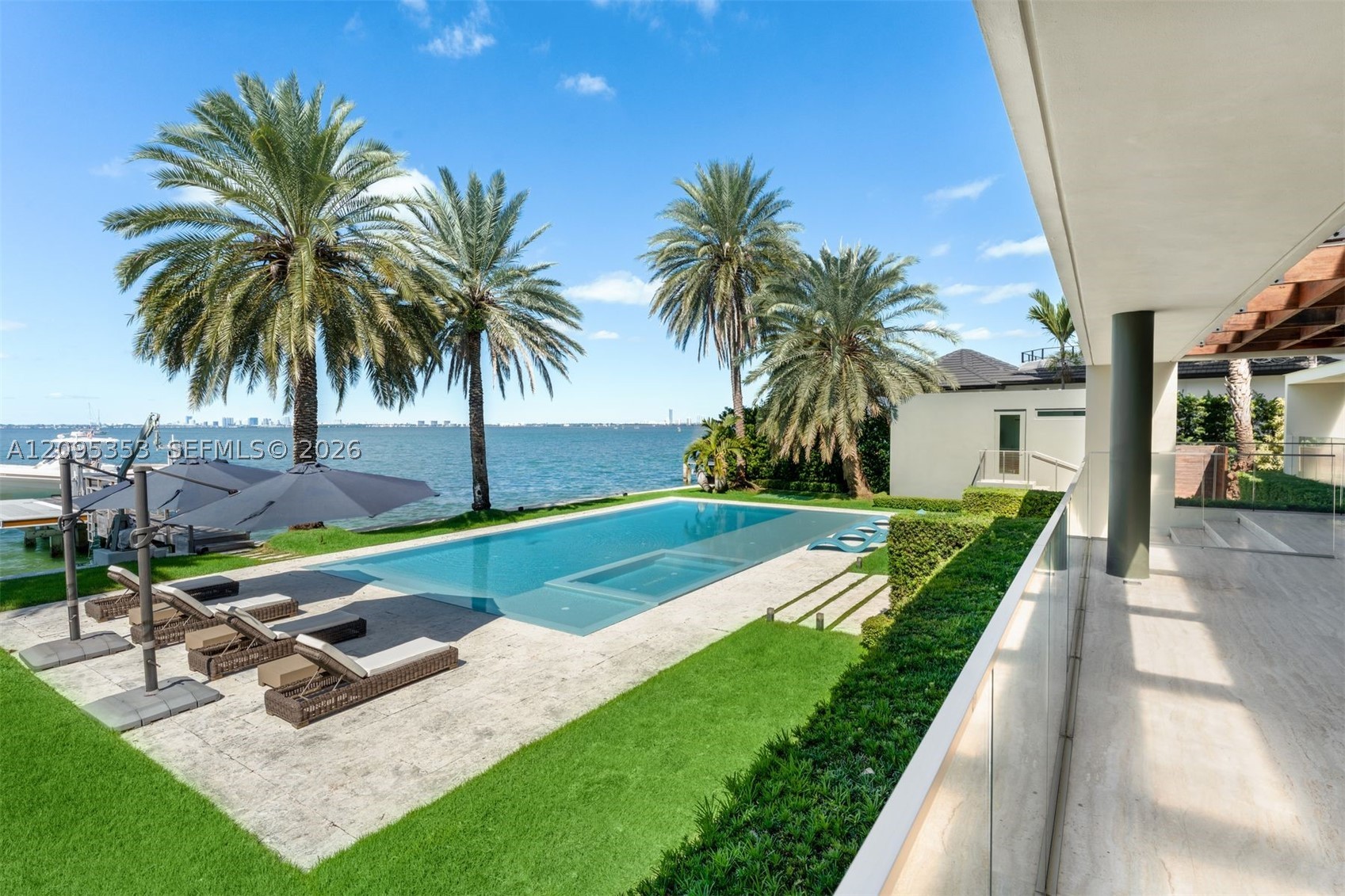360 Harbor Dr Key Biscayne, FL 33149