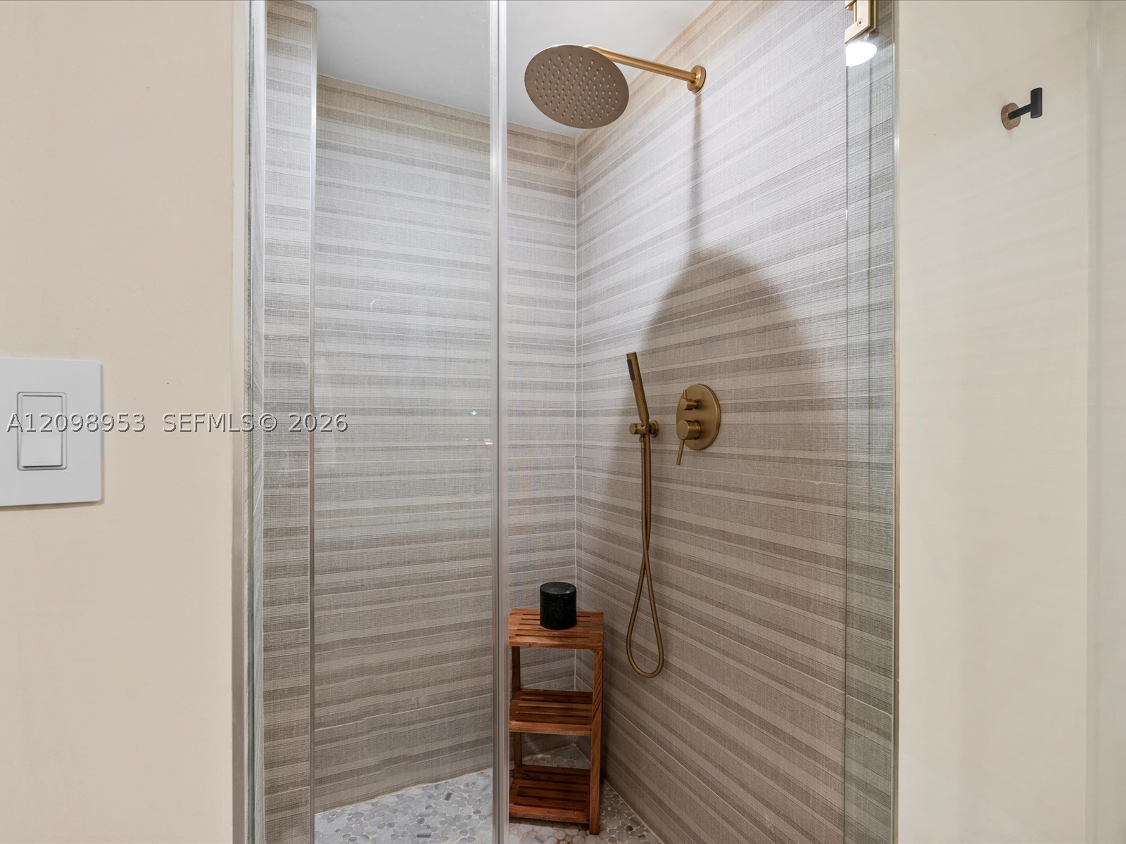image Icon Brickell I23