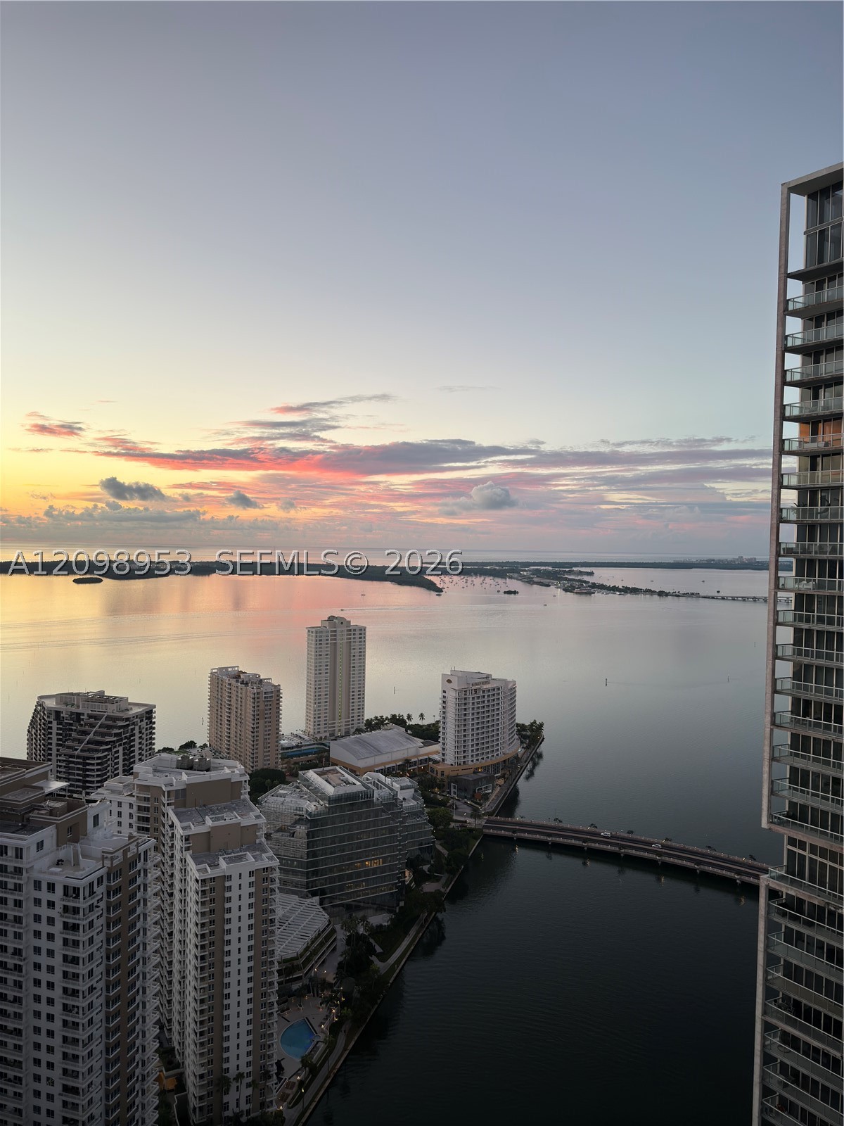 image Icon Brickell I33