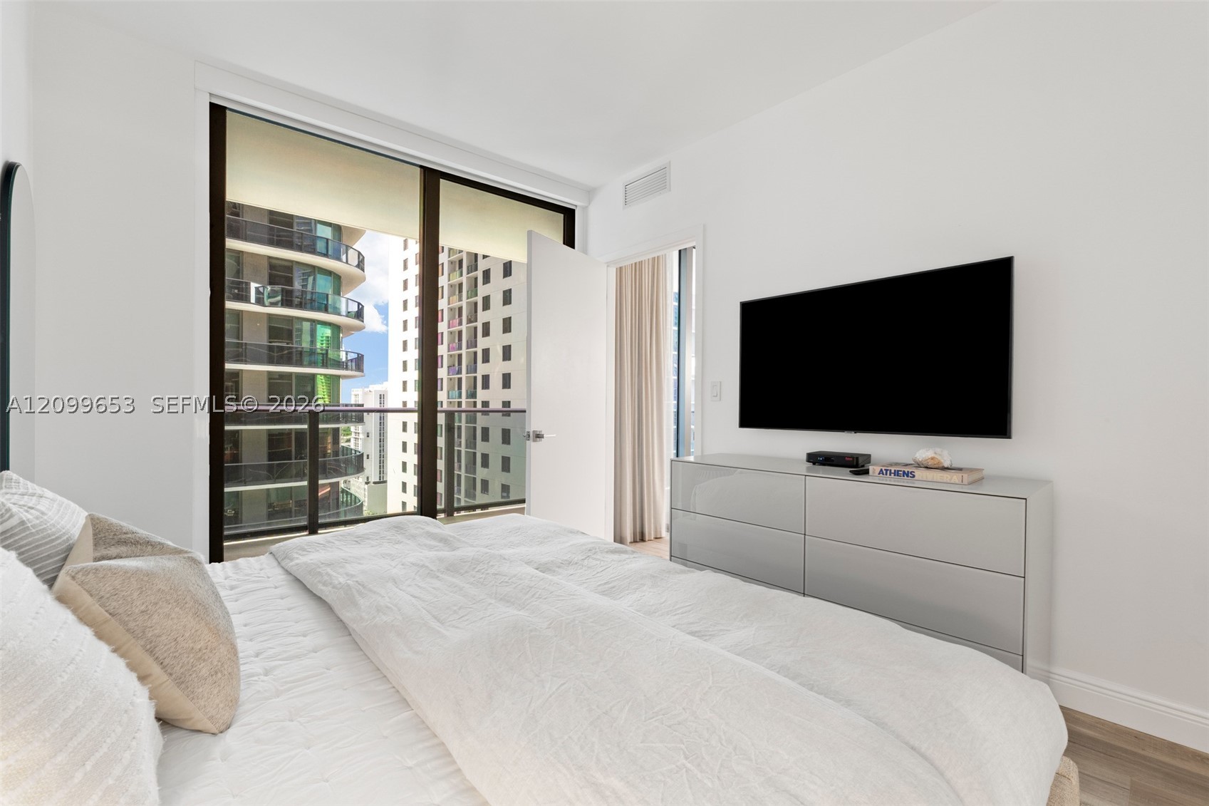 image Brickell Heights East14