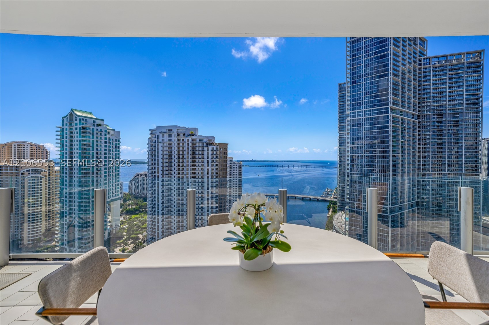 image Aston Martin Residences15