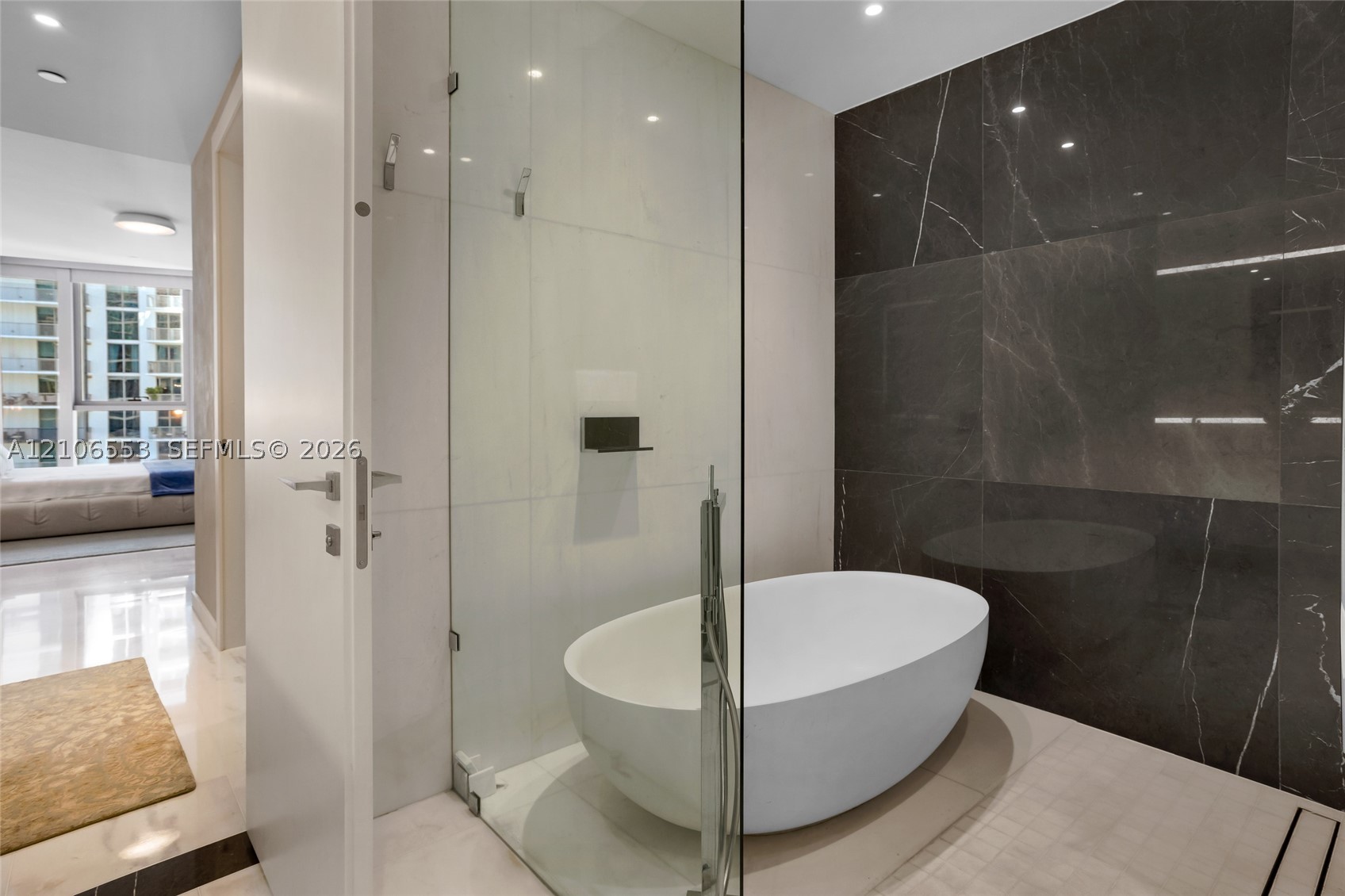 image Aston Martin Residences27