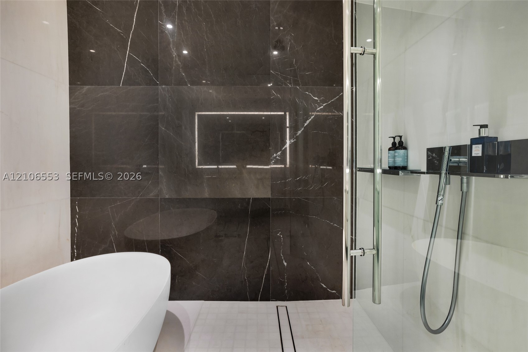 image Aston Martin Residences28