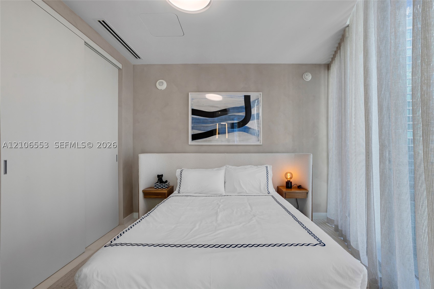 image Aston Martin Residences33