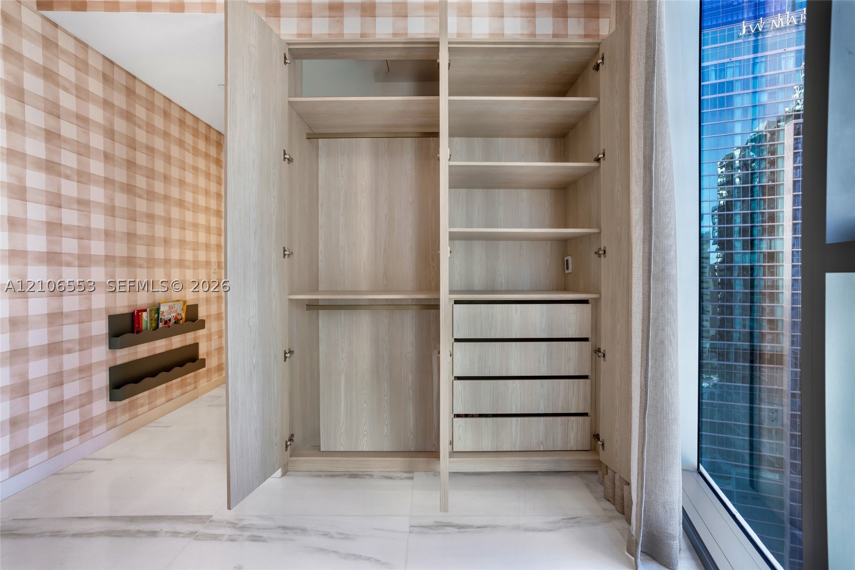 image Aston Martin Residences38