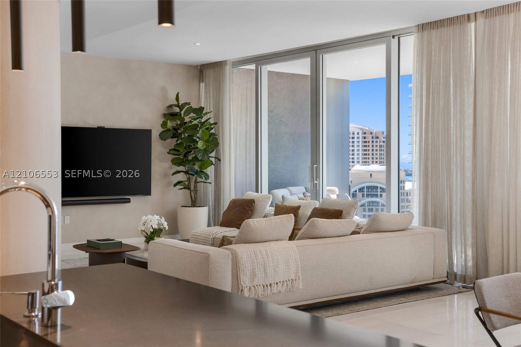image Aston Martin Residences47