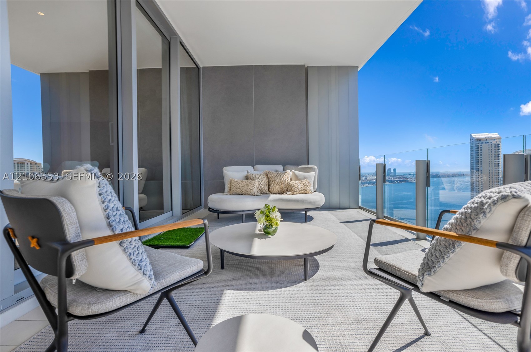 image Aston Martin Residences5