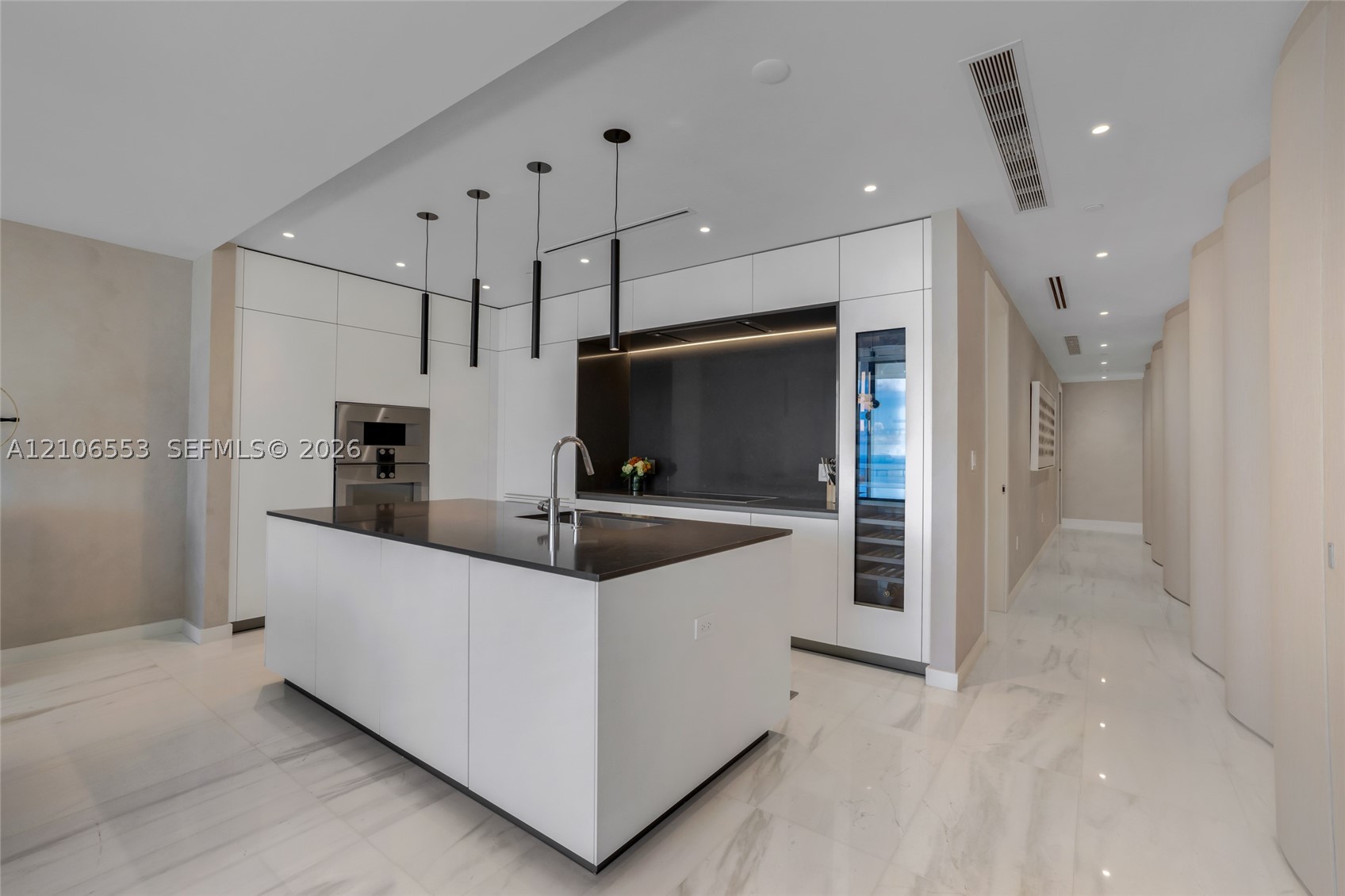 image Aston Martin Residences8