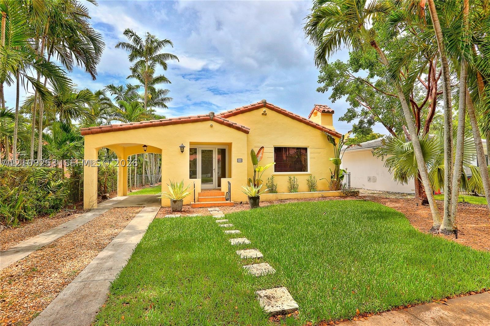 640 Zamora Ave