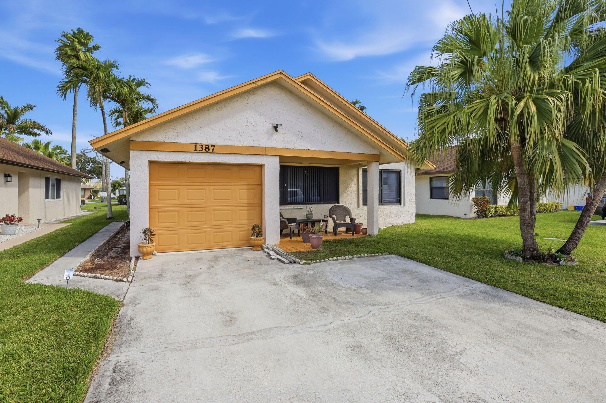 1387 Longarzo West Palm Beach, FL 33415