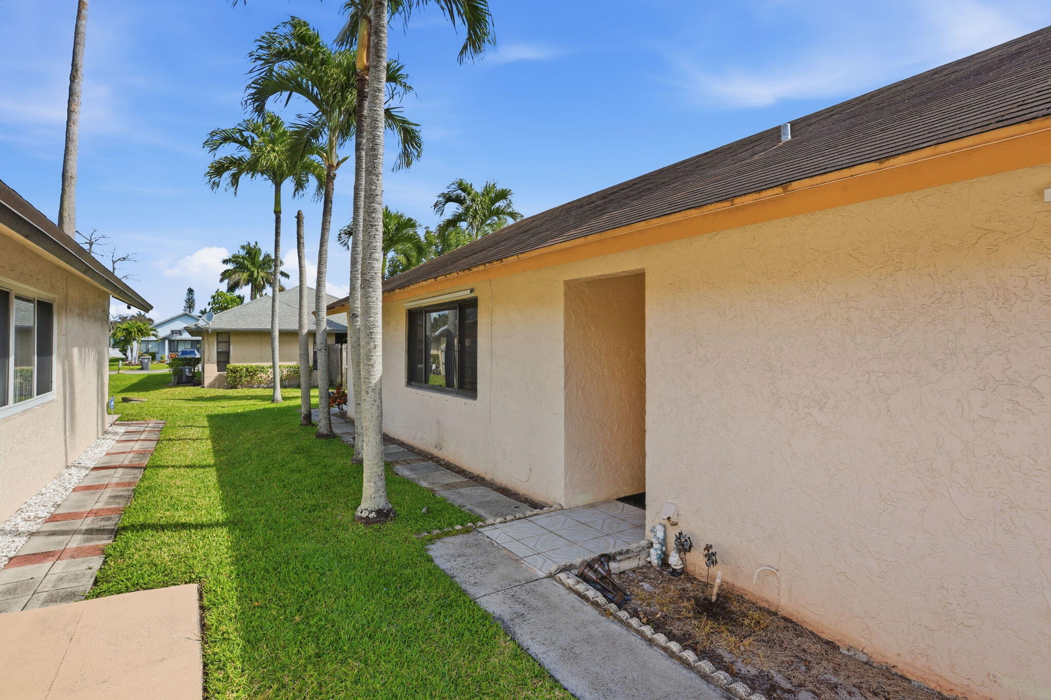 1387 Longarzo West Palm Beach, FL 33415