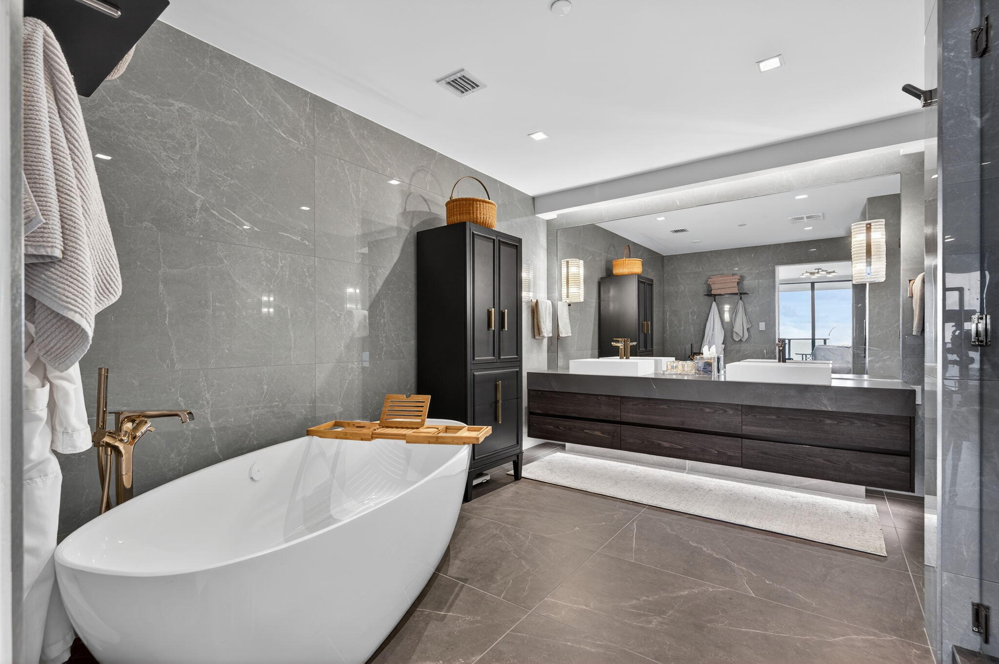 1116 N Ocean #1204 Pompano Beach, FL 33062