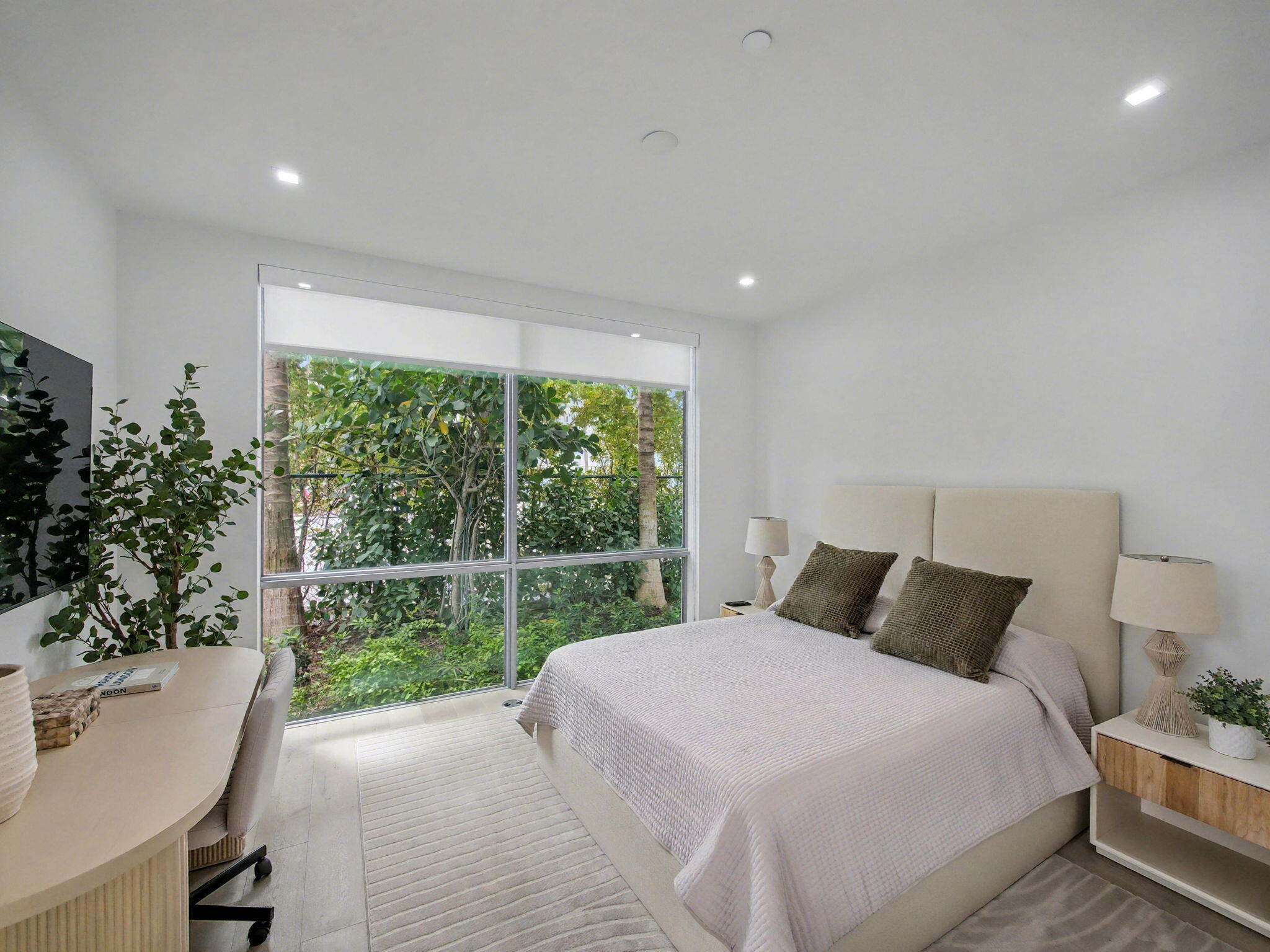 1070 Del Harbour Delray Beach, FL 33483