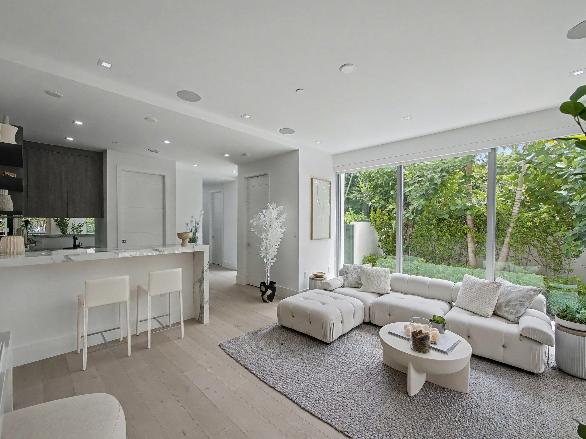 1070 Del Harbour Delray Beach, FL 33483