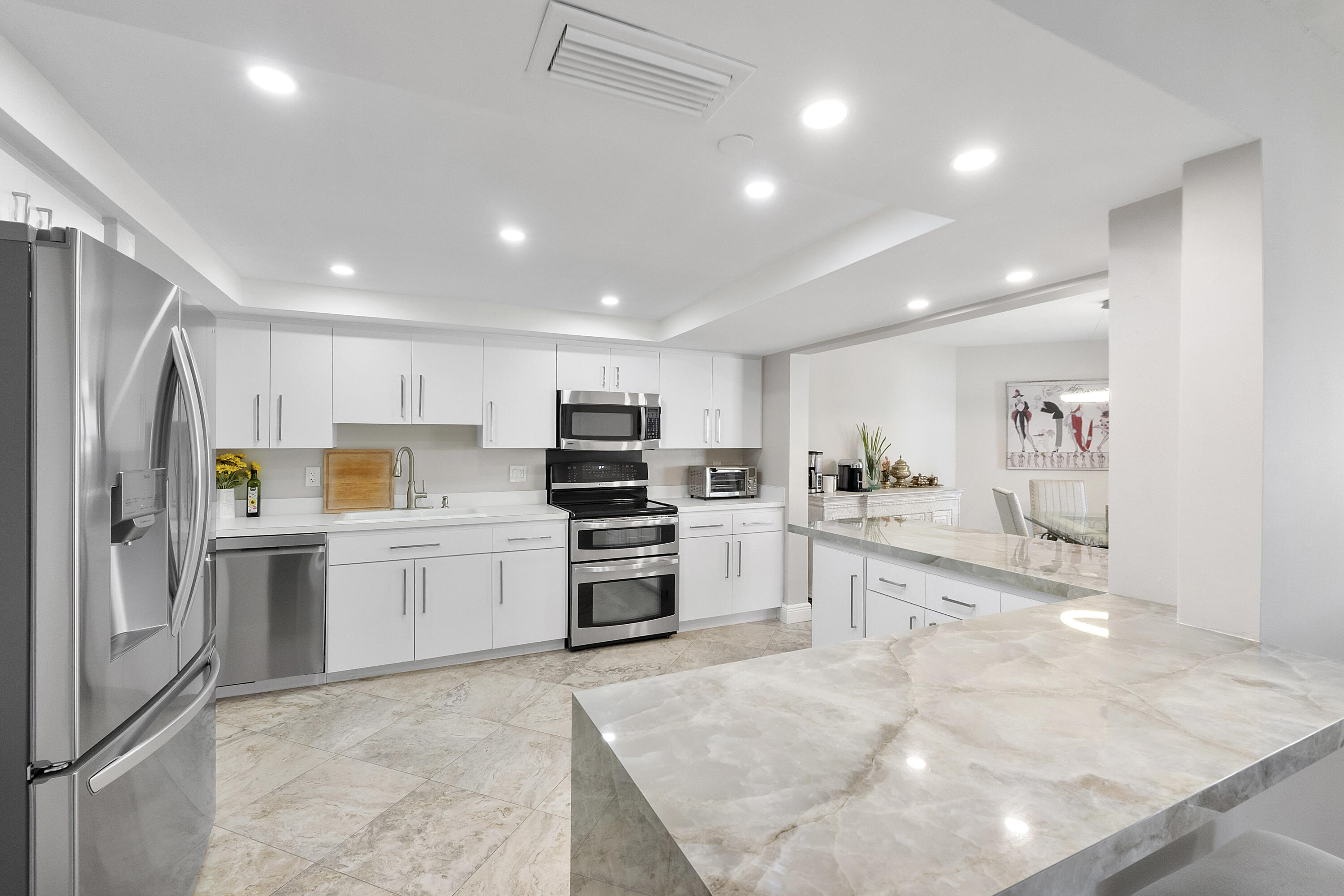 501 N Riverside #203