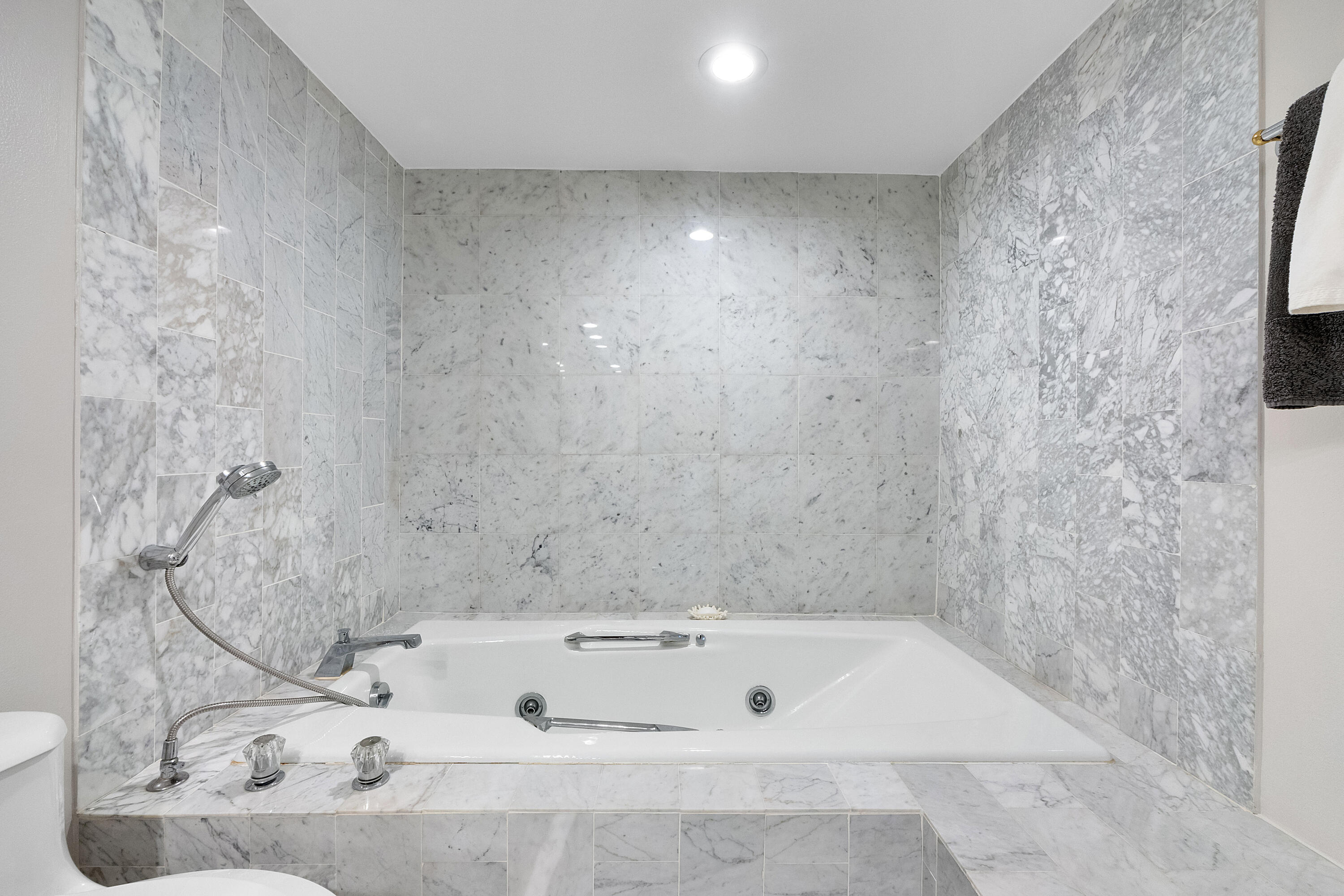 501 N Riverside #203 Pompano Beach, FL 33062