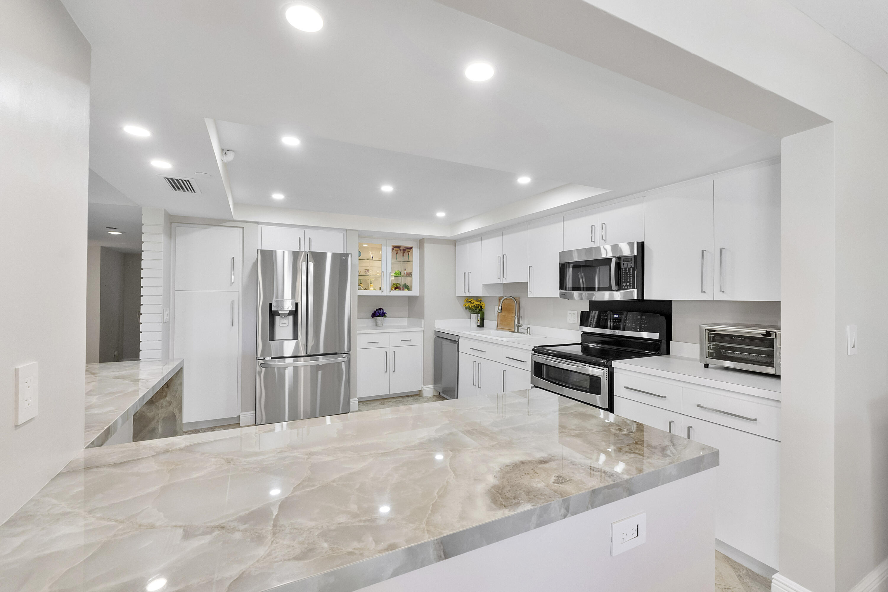 501 N Riverside #203 Pompano Beach, FL 33062