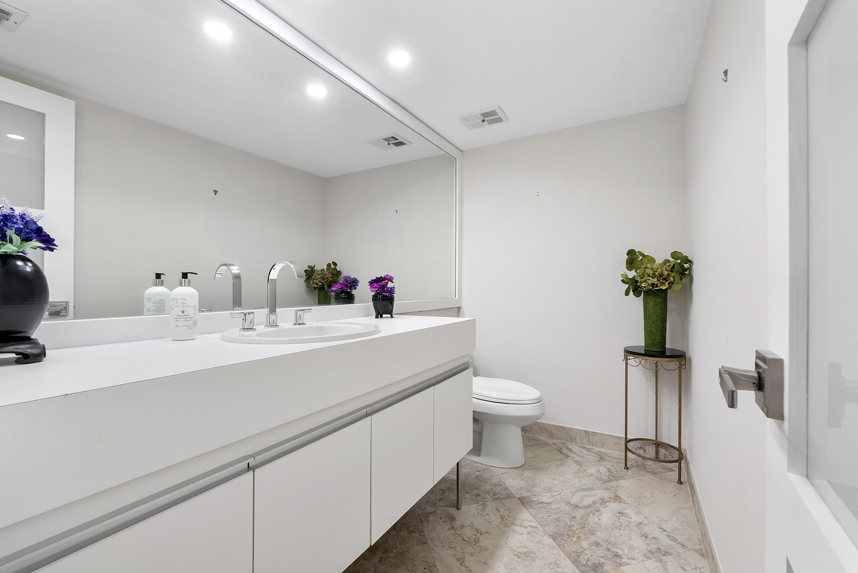 501 N Riverside #203 Pompano Beach, FL 33062