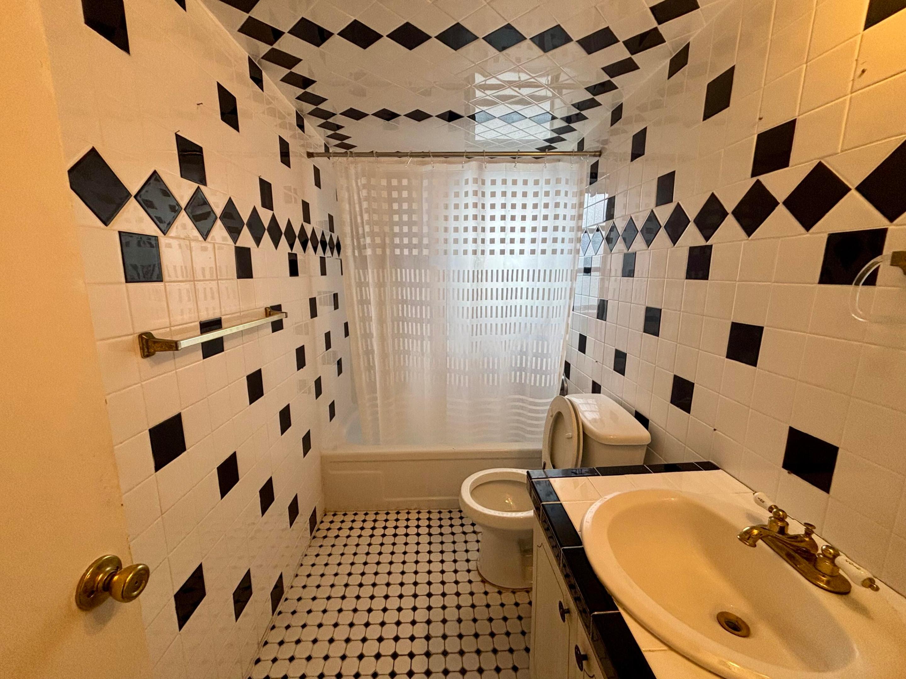 232 NE 12th #501 Hallandale Beach, FL 33009