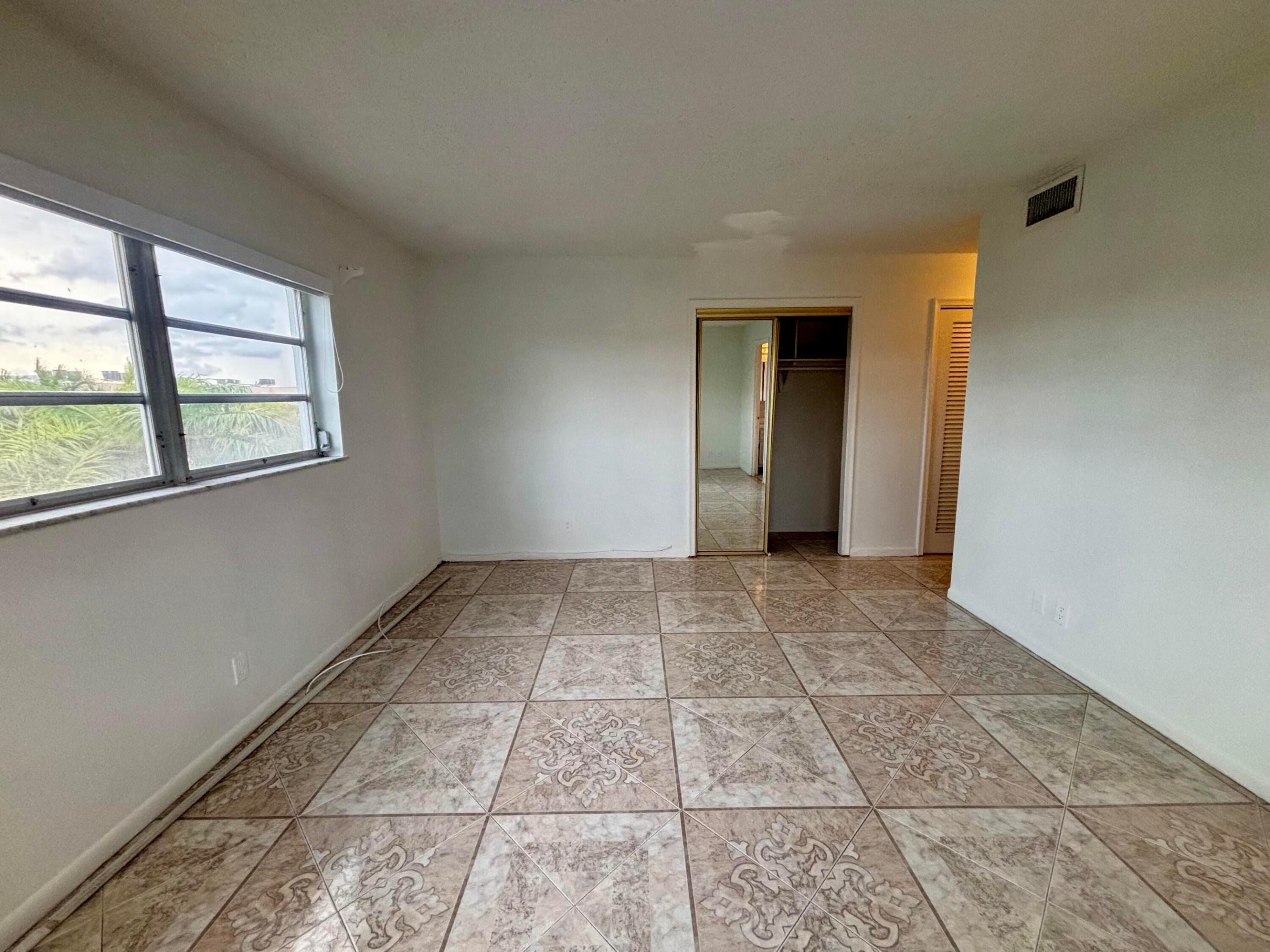 232 NE 12th #501 Hallandale Beach, FL 33009