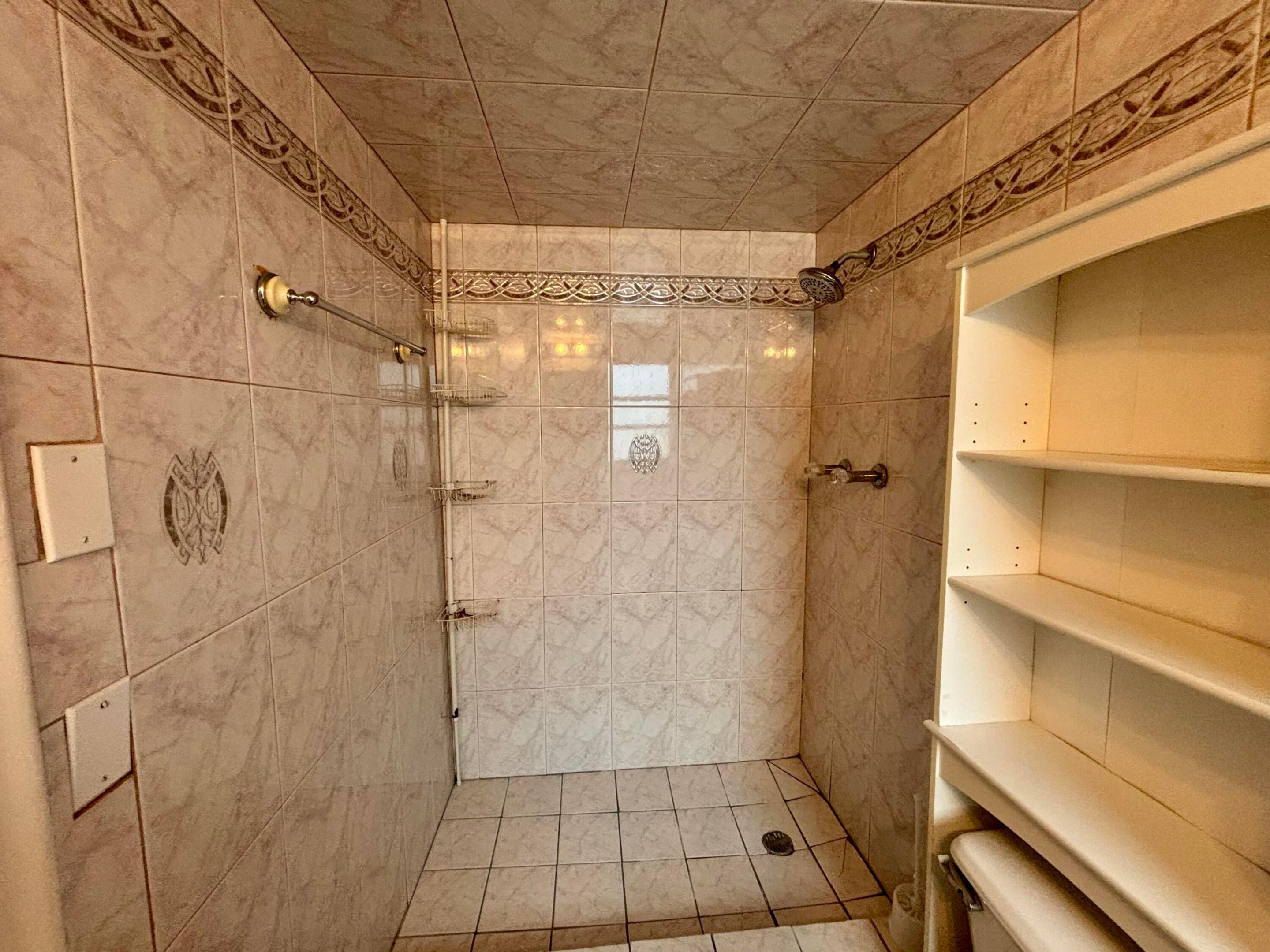 232 NE 12th #501 Hallandale Beach, FL 33009