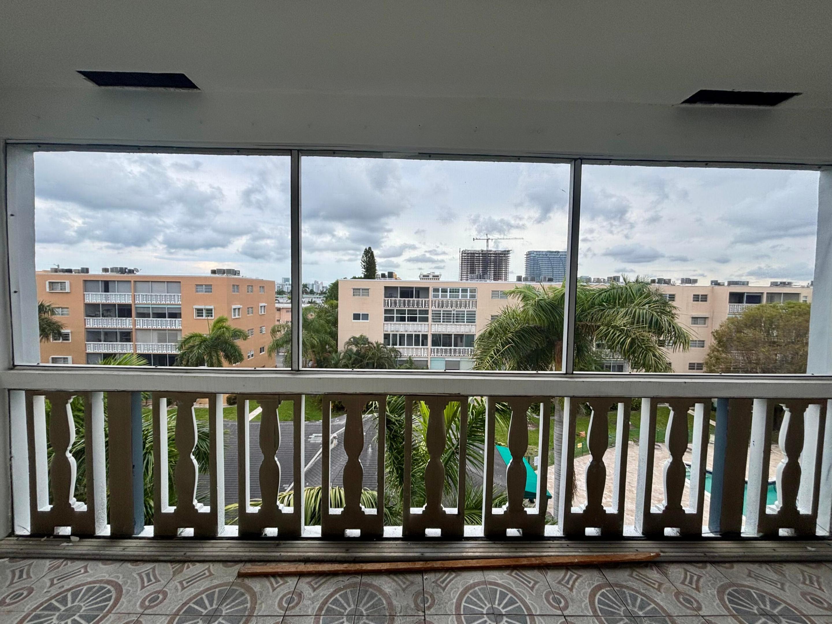 232 NE 12th #501 Hallandale Beach, FL 33009