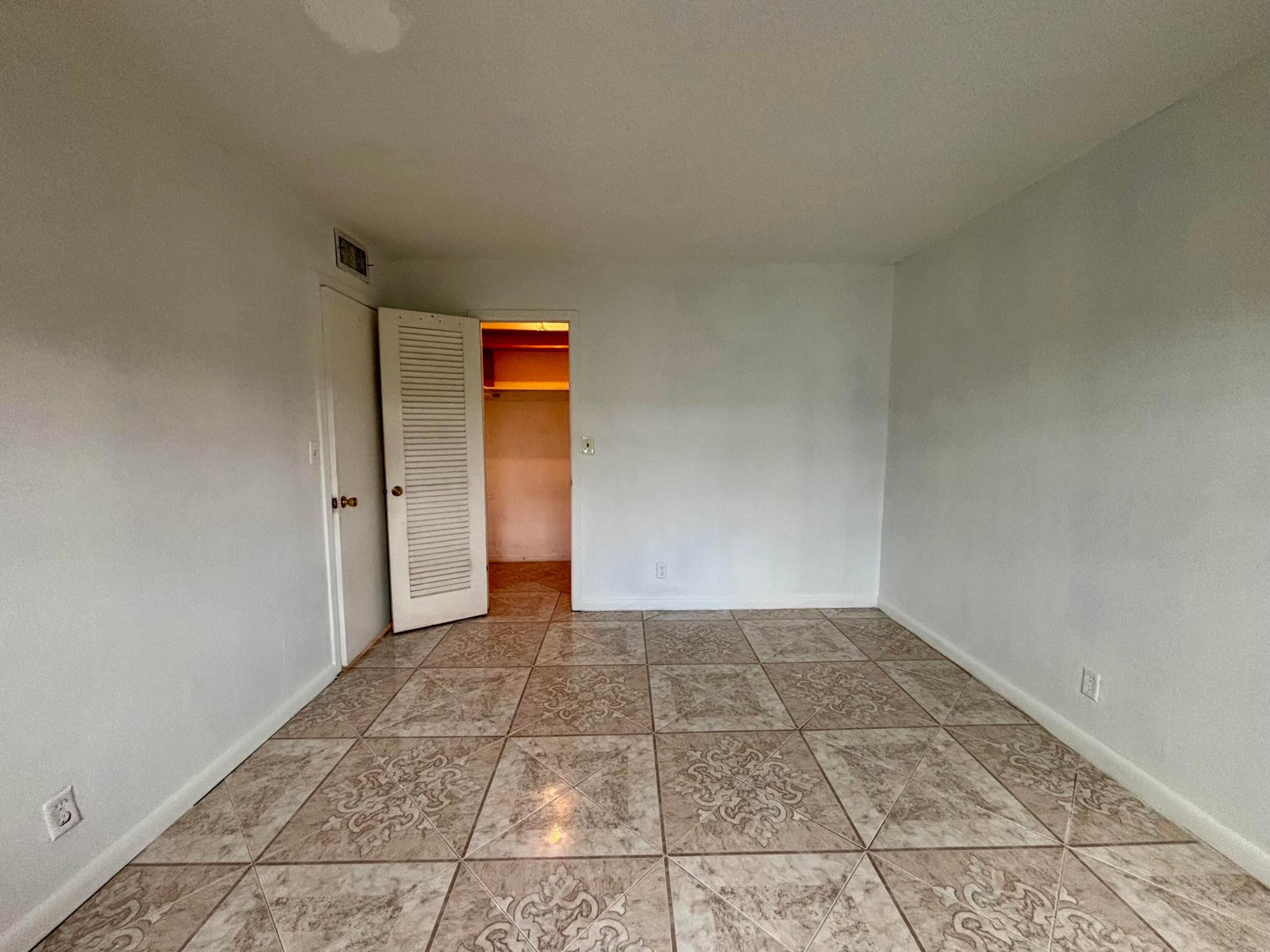 232 NE 12th #501 Hallandale Beach, FL 33009