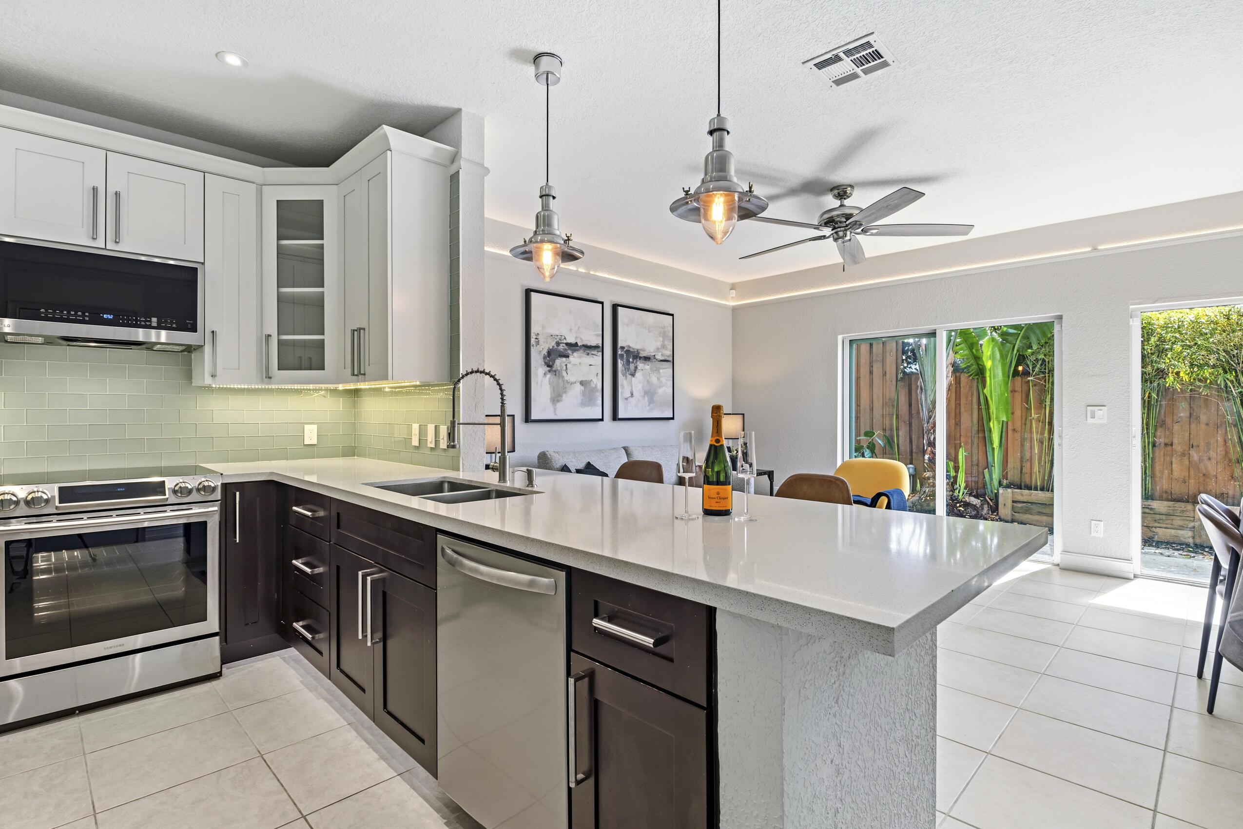 1741 NE 4th #F5 Fort Lauderdale, FL 33305
