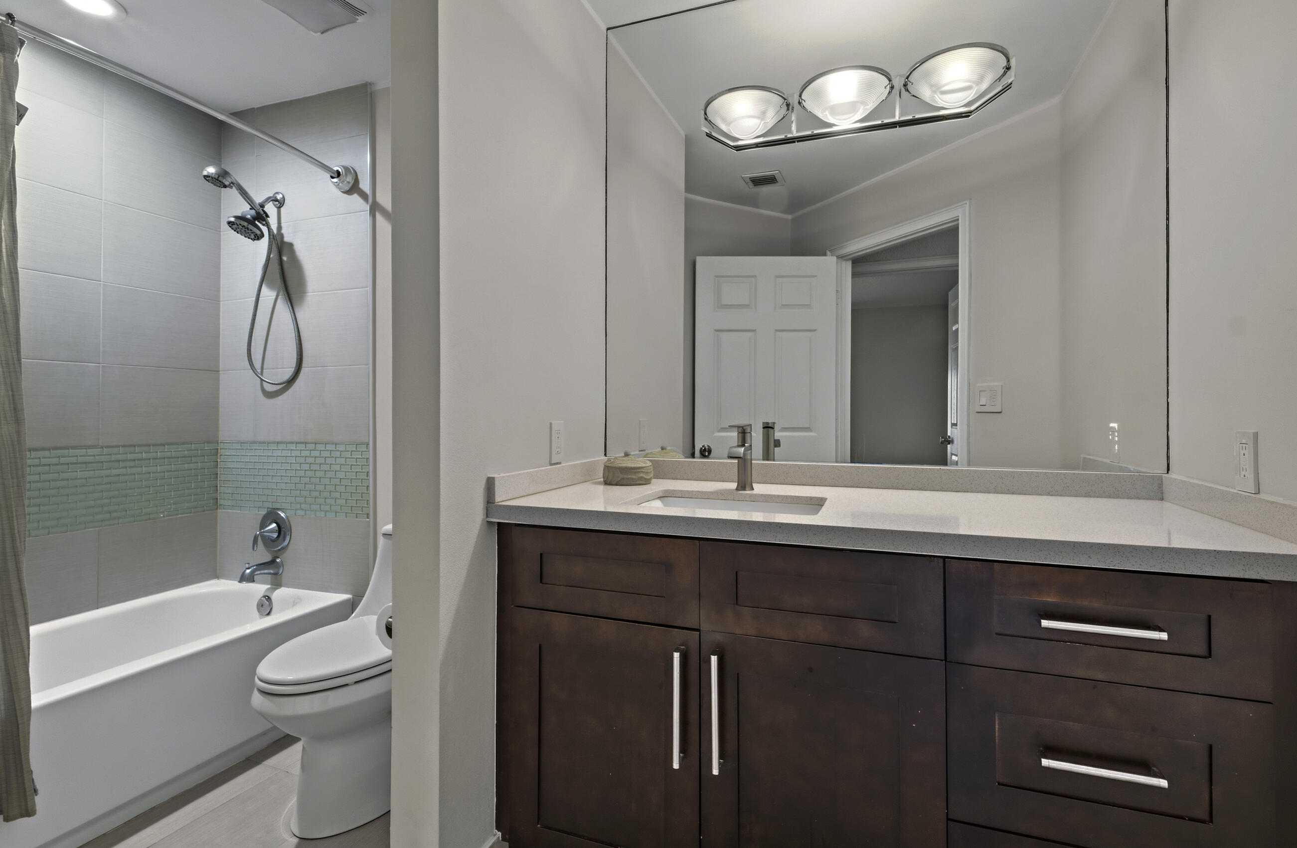 1741 NE 4th #F5 Fort Lauderdale, FL 33305