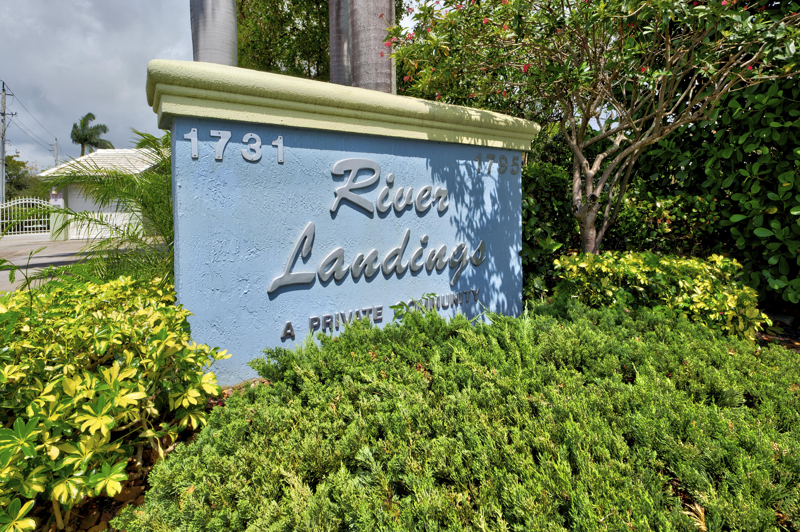 1741 NE 4th #F5 Fort Lauderdale, FL 33305