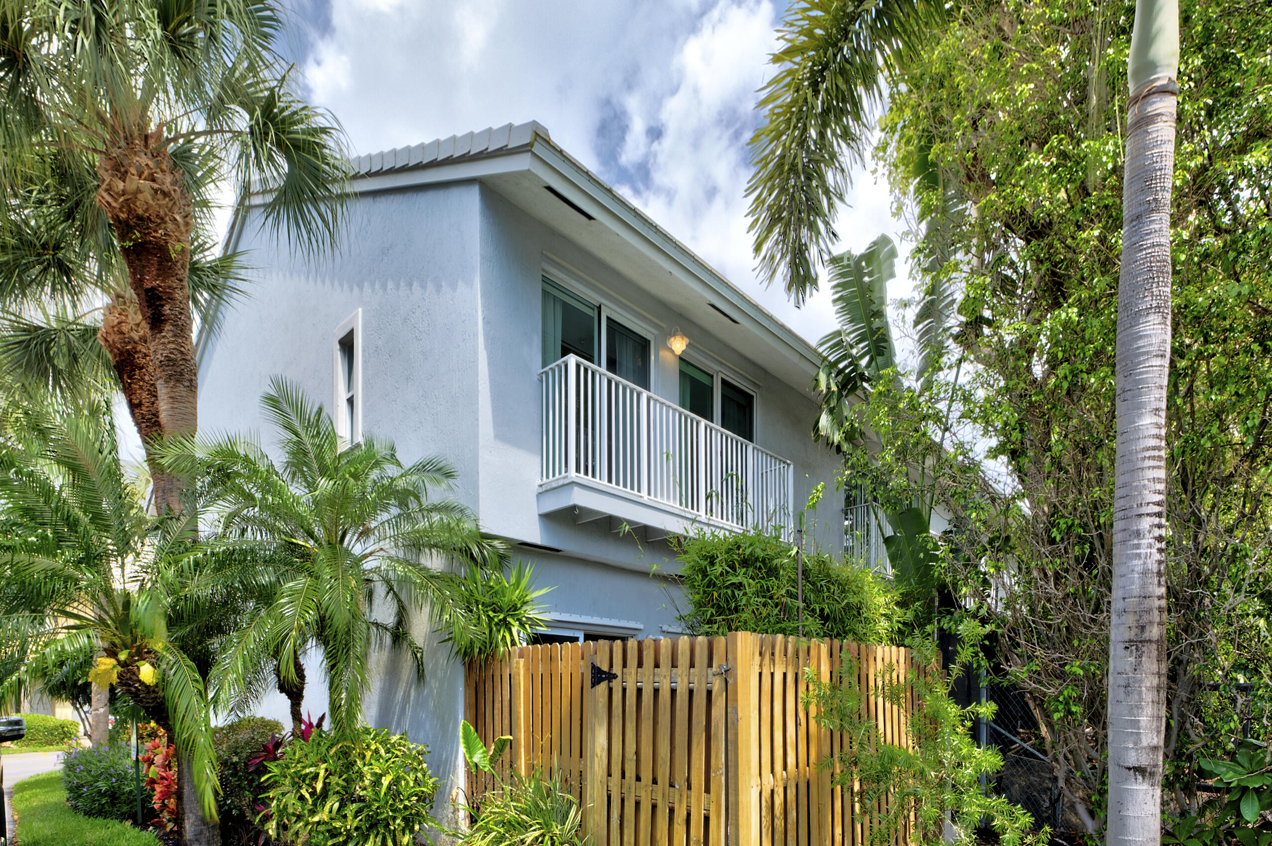 1741 NE 4th #F5 Fort Lauderdale, FL 33305
