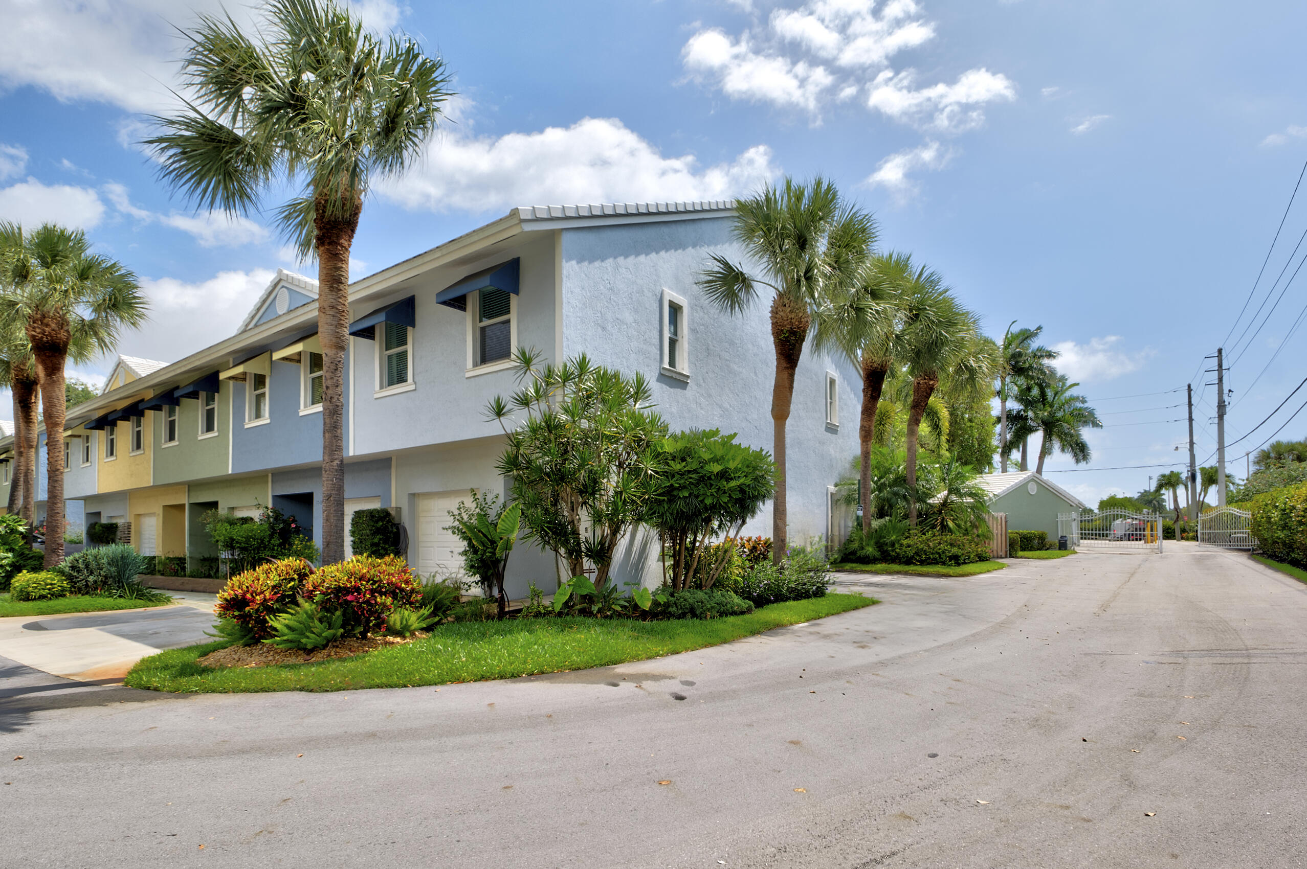1741 NE 4th #F5 Fort Lauderdale, FL 33305