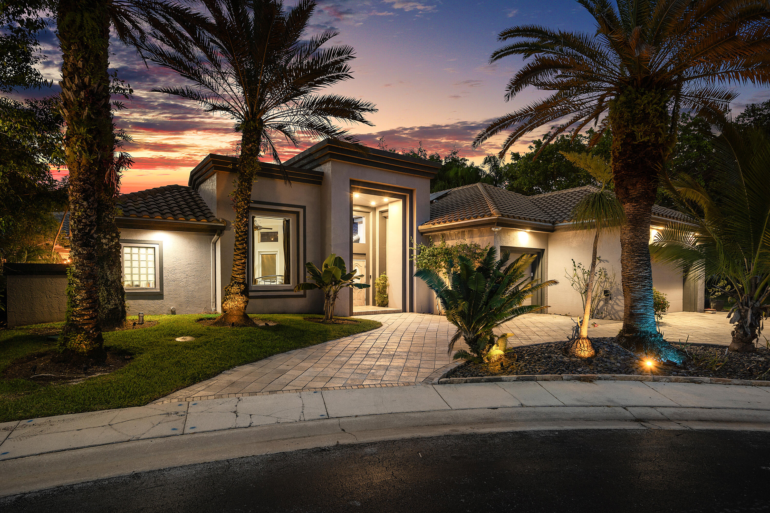 6595 NW 32nd