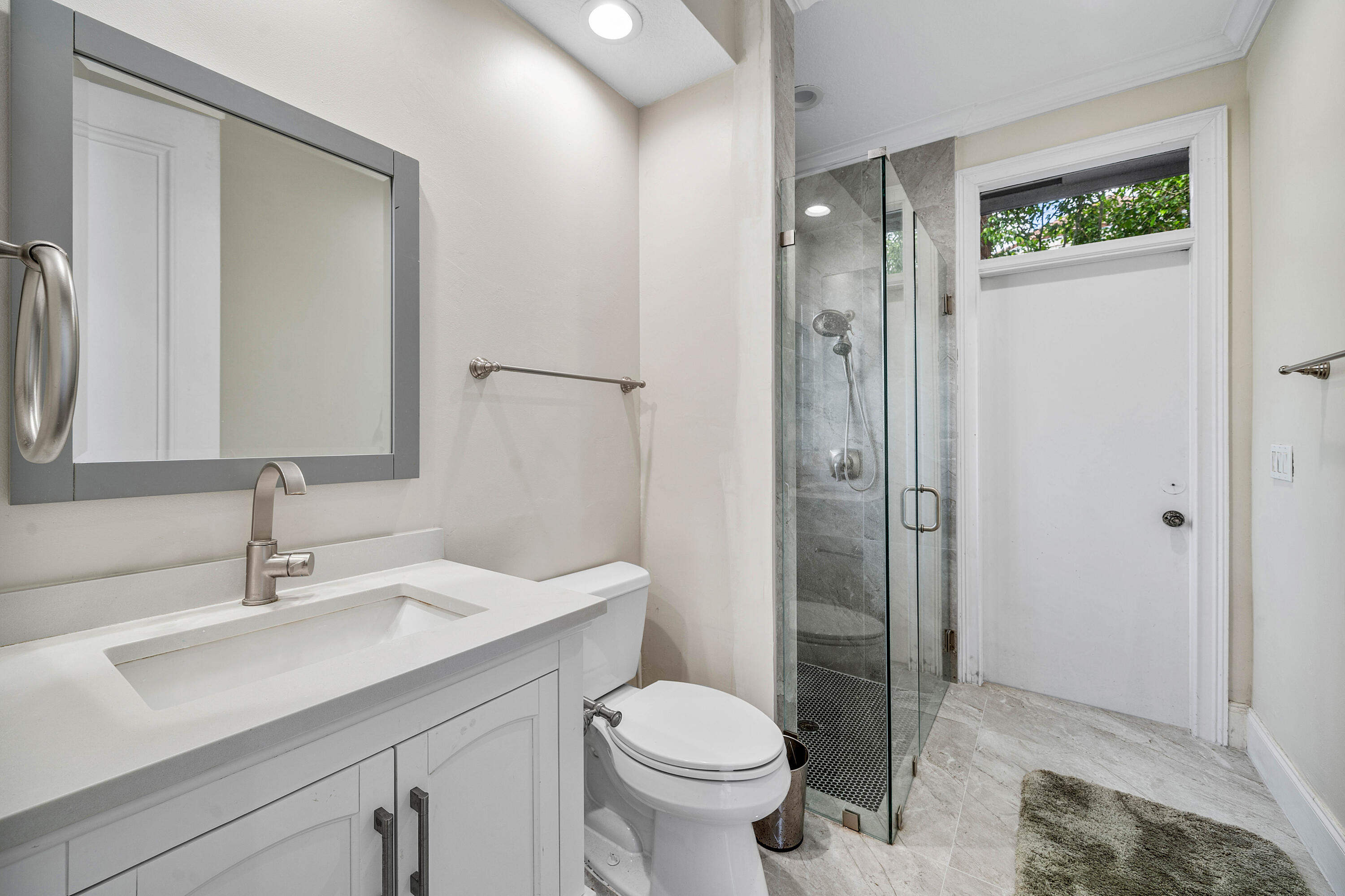 6595 NW 32nd Boca Raton, FL 33496
