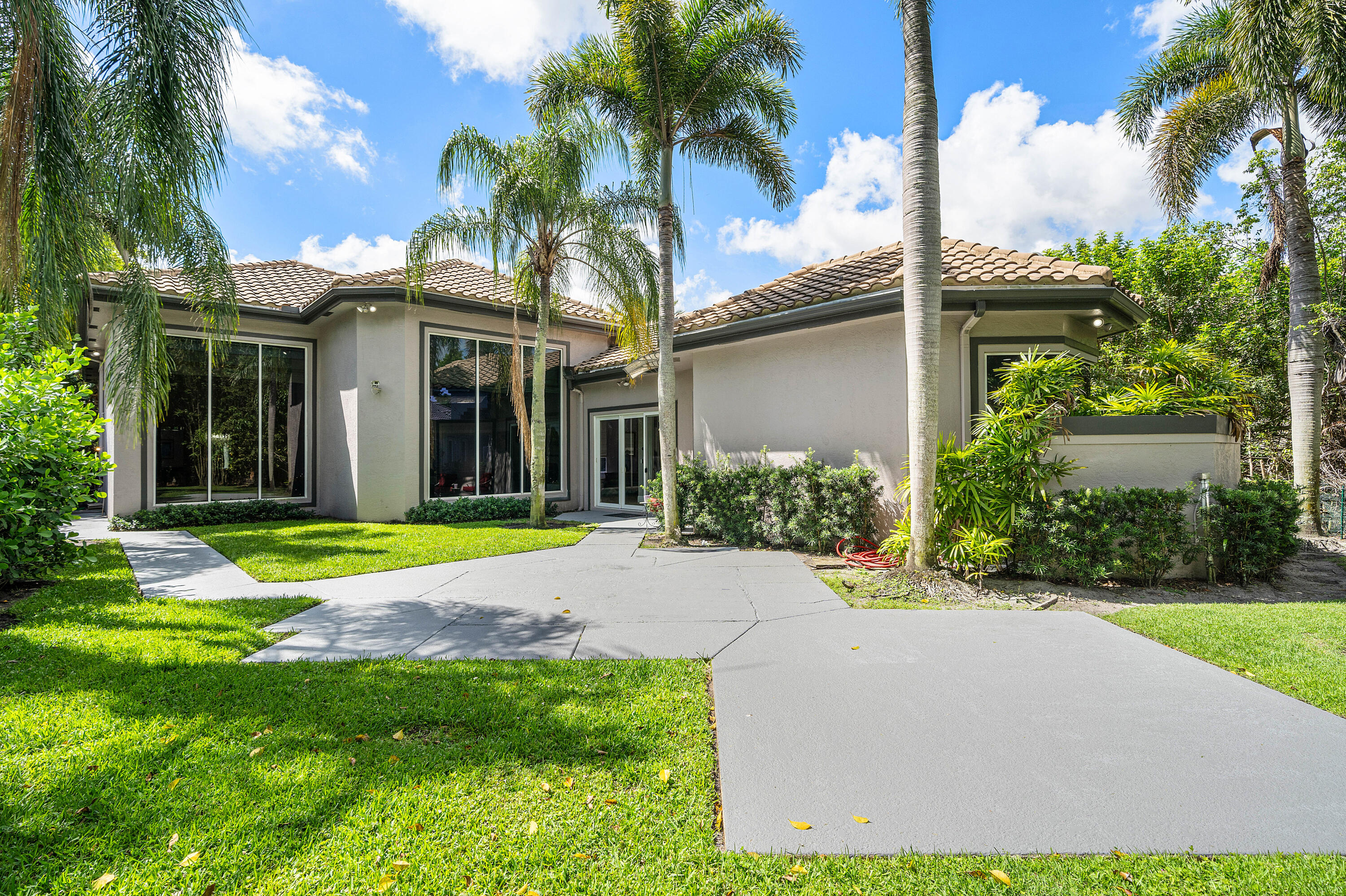 6595 NW 32nd Boca Raton, FL 33496