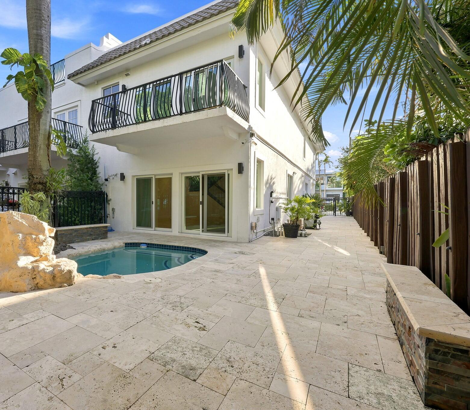 1812 NE 26th Fort Lauderdale, FL 33305